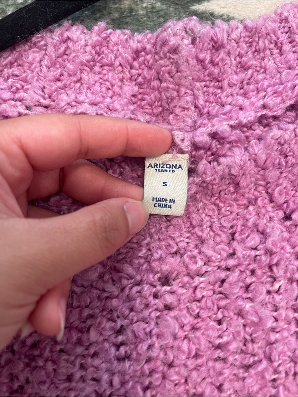 🩷Women's Bubblegum Pink Crewneck Textured Knit Sweater - Picture 4 of 4